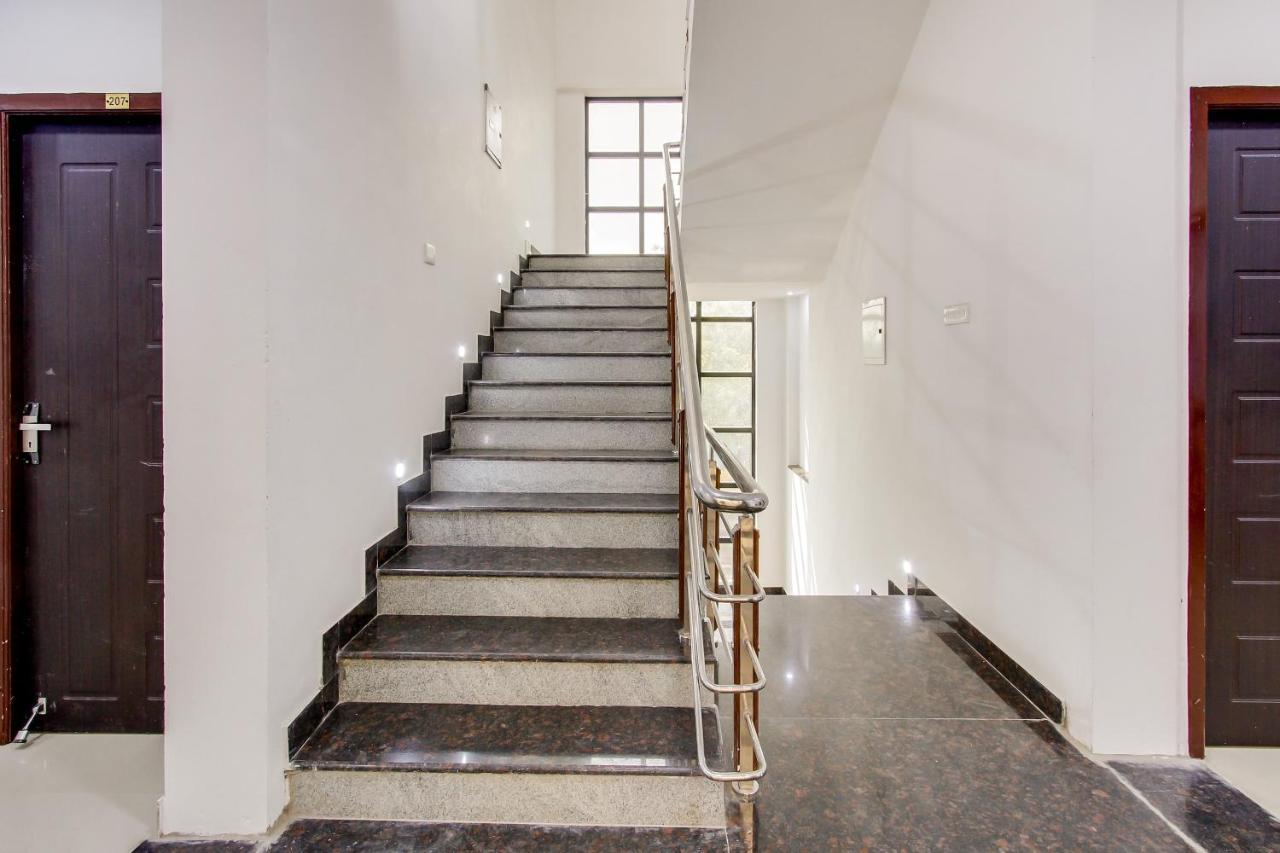 OYO 69625 Mayuraa Residency Otel Kumbakonam Dış mekan fotoğraf