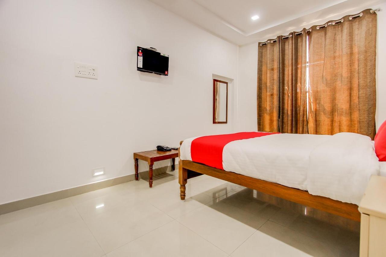 OYO 69625 Mayuraa Residency Otel Kumbakonam Dış mekan fotoğraf